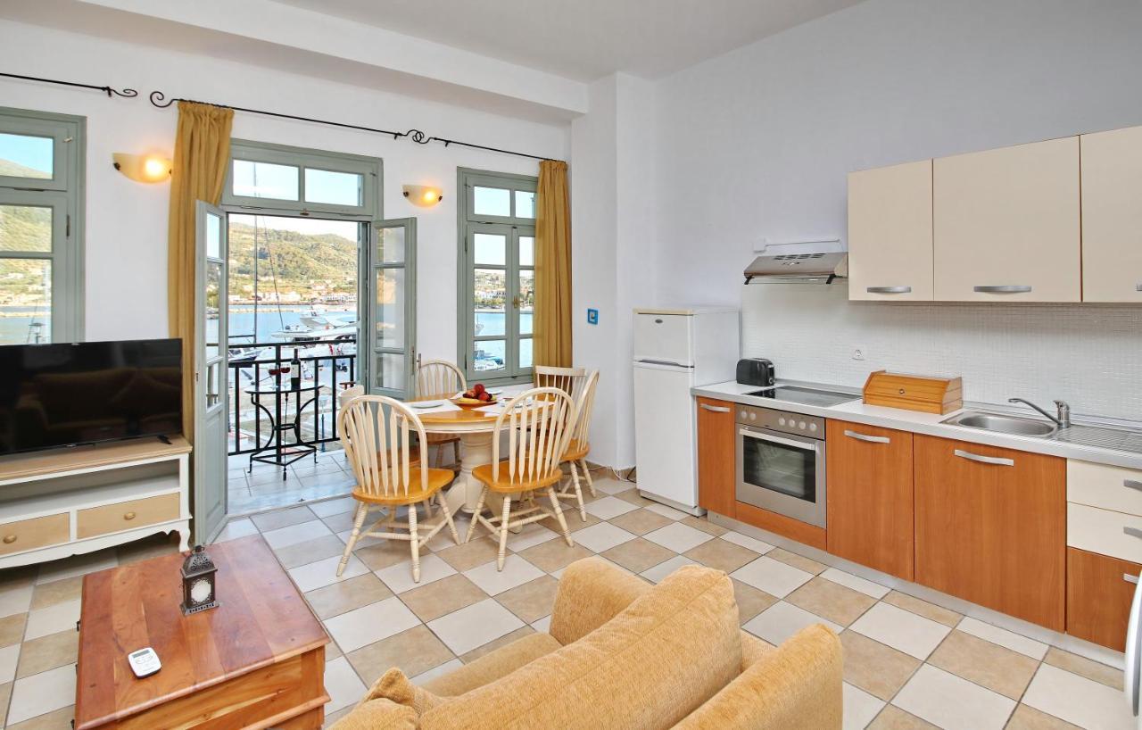 Faros Coastal Apartments 斯科派洛斯 外观 照片