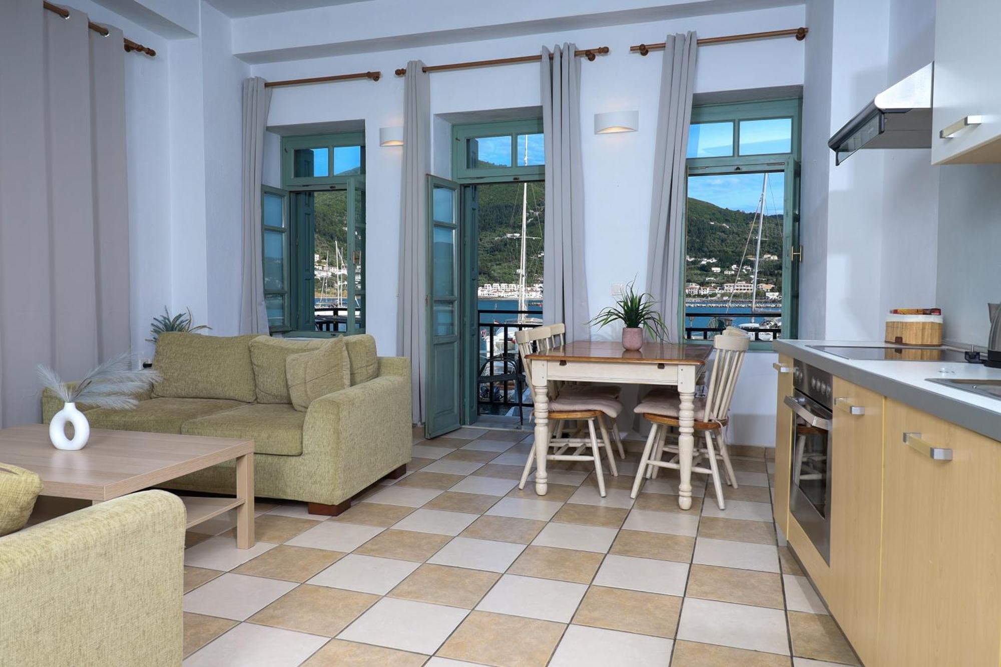 Faros Coastal Apartments 斯科派洛斯 外观 照片