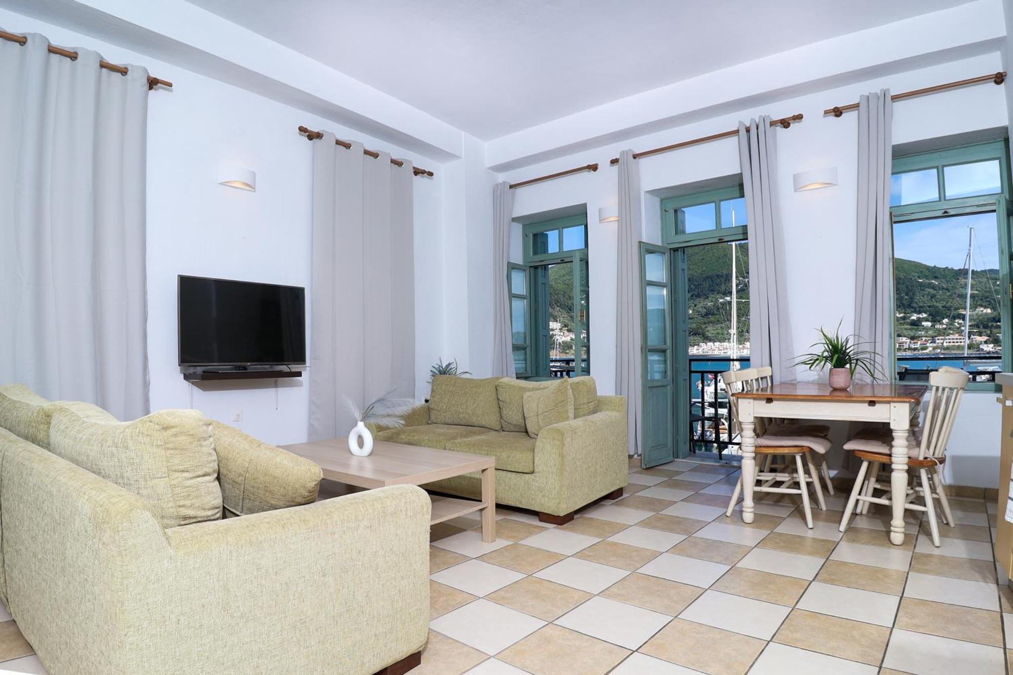 Faros Coastal Apartments 斯科派洛斯 外观 照片